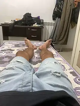 Snapshot of alex-riadh chatting on September 2025 04:01:02 PM alex-riadh online show from September 2025 04:01:02 PM