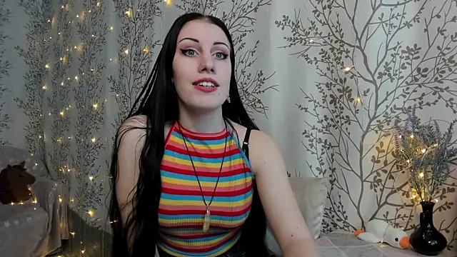 Snapshot of Mary0Lou chatting on December 2024 05:26:01 AM Mary0Lou online show from December 2024 05:26:01 AM