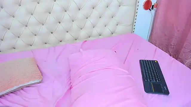 Kim Eli online show from December 2024 10:32:01 PM