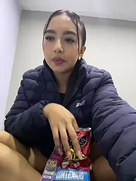 SOPHIACANDY19  online show from December 2024 09:48:01 PM