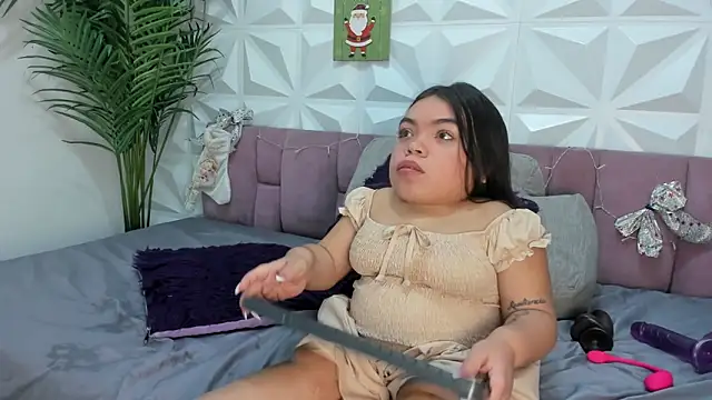 Snapshot of Michelle_Brooks chatting on December 2024 11:44:01 AM Michelle Brooks online show from December 2024 11:44:01 AM