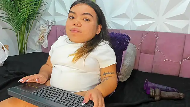 Snapshot of Michelle_Brooks chatting on December 2024 01:21:02 PM Michelle Brooks online show from December 2024 01:21:02 PM