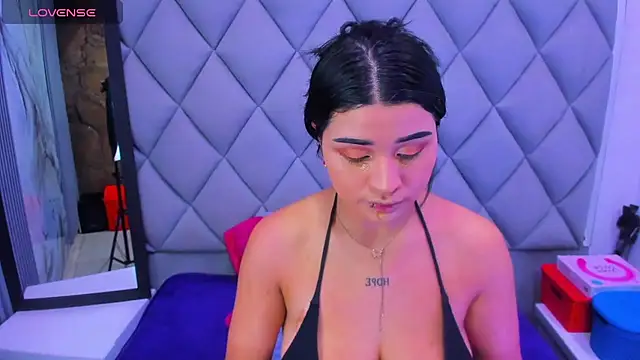 venusowen  online show from November 2025 03:55:01 PM