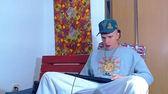 Keeny16 online show from December 2024 03:29:02 AM