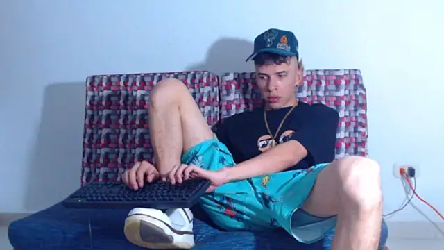 Keeny16 online show from January 2025 08:17:02 PM