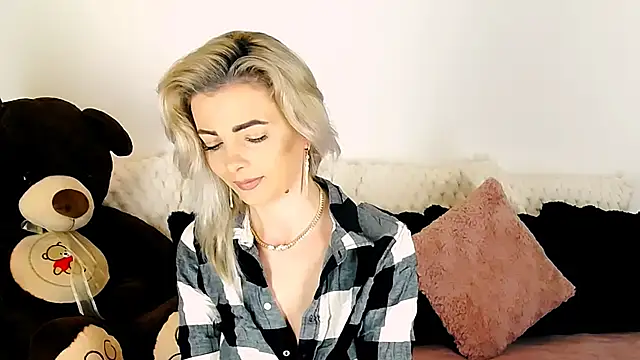 Snapshot of Aly_girl1 chatting on January 2026 01:37:02 PM Aly girl1 online show from January 2026 01:37:02 PM