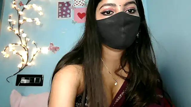 Reena Singh53 online show from September 2025 12:38:02 PM
