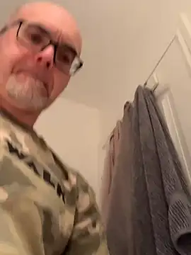 Snapshot of MaxVain chatting on February 2025 03:43:02 AM MaxVain online show from February 2025 03:43:02 AM