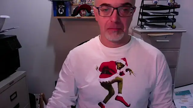 Snapshot of MaxVain chatting on December 2025 06:47:01 PM MaxVain online show from December 2025 06:47:01 PM