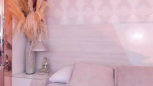IvannaAnggel online show from June 2026 01:24:01 PM