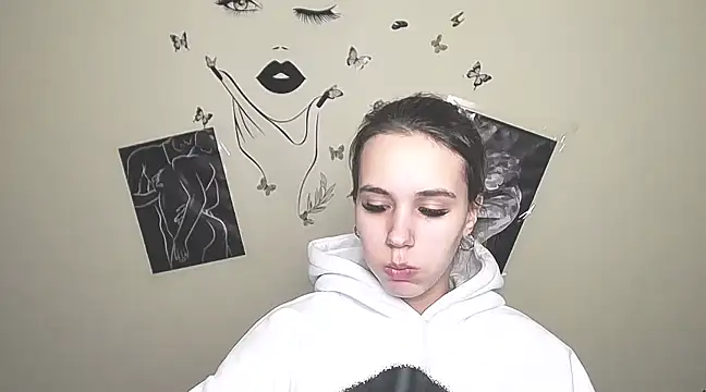 Snapshot of _StAcY chatting on March 2025 01:45:01 PM StAcY online show from March 2025 01:45:01 PM