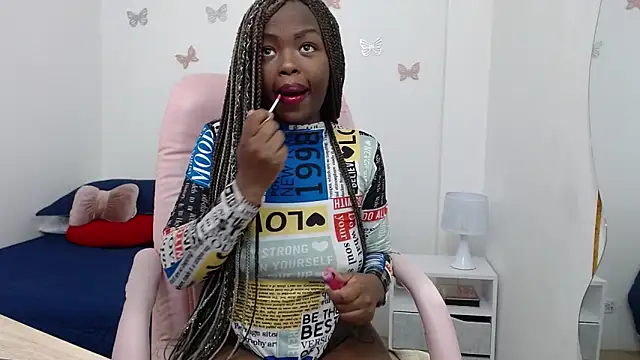 Snapshot of _Zooee chatting on January 2025 11:43:02 AM Zooee online show from January 2025 11:43:02 AM