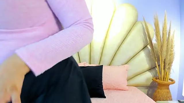 Isis Osman online show from April 2026 07:50:02 PM