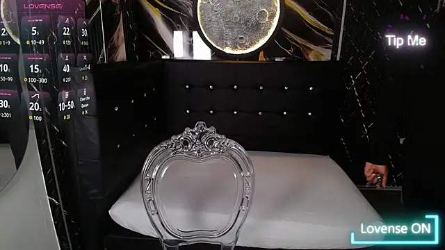 Bruja  Scarlata online show from October 2025 10:15:01 AM