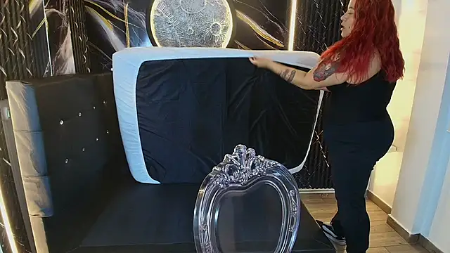 Bruja  Scarlata online show from December 2025 11:26:02 AM