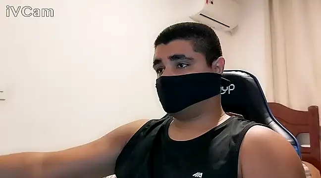 Snapshot of LeoPutaria chatting on December 2024 07:43:01 PM LeoPutaria online show from December 2024 07:43:01 PM