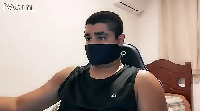 Snapshot of LeoPutaria chatting on January 2025 10:28:01 PM LeoPutaria online show from January 2025 10:28:01 PM