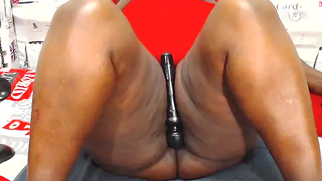 Honeybumsx32 online show from March 2026 03:48:02 PM