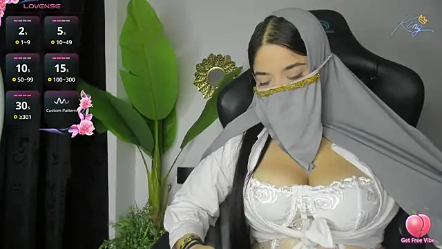Snapshot of janna_isa chatting on July 2026 08:55:02 PM janna isa online show from July 2026 08:55:02 PM