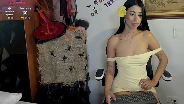 Snapshot of Wendy_Marchall chatting on October 2025 07:07:02 PM Wendy Marchall online show from October 2025 07:07:02 PM