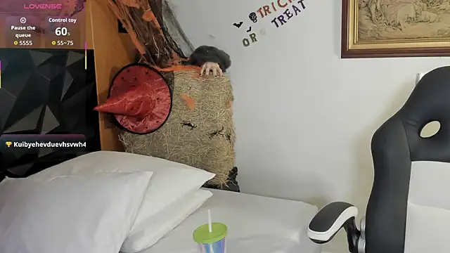 Snapshot of Wendy_Marchall chatting on November 2025 07:15:02 PM Wendy Marchall online show from November 2025 07:15:02 PM