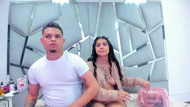 Snapshot of MelissaAndZeuss chatting on December 2024 08:09:02 AM MelissaAndZeuss online show from December 2024 08:09:02 AM