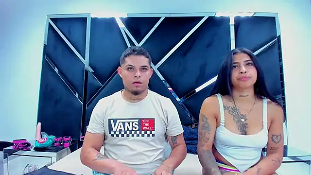 Snapshot of MelissaAndZeuss chatting on December 2024 04:45:01 AM MelissaAndZeuss online show from December 2024 04:45:01 AM