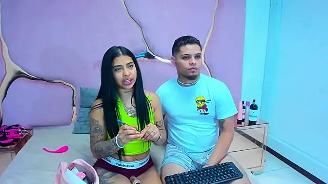 Snapshot of MelissaAndZeuss chatting on December 2024 04:28:02 AM MelissaAndZeuss online show from December 2024 04:28:02 AM