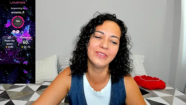 Snapshot of Linda_Insatiable chatting on July 2026 02:06:02 AM Linda Insatiable online show from July 2026 02:06:02 AM