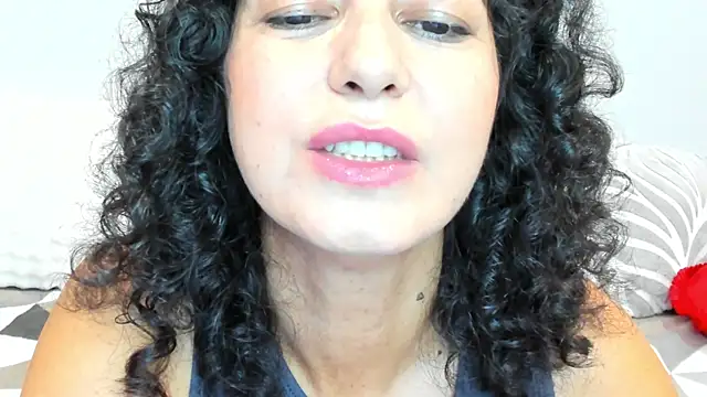 Snapshot of Linda_Insatiable chatting on July 2026 01:26:01 AM Linda Insatiable online show from July 2026 01:26:01 AM