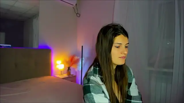 Laura Leee online show from September 2025 05:33:01 AM