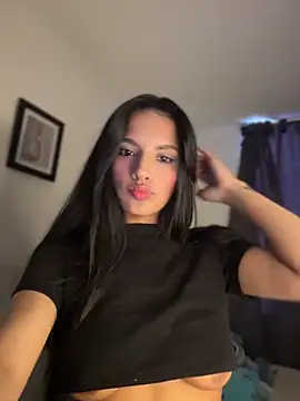 Snapshot of Dulceeany chatting on May 2026 08:28:01 PM Dulceeany online show from May 2026 08:28:01 PM