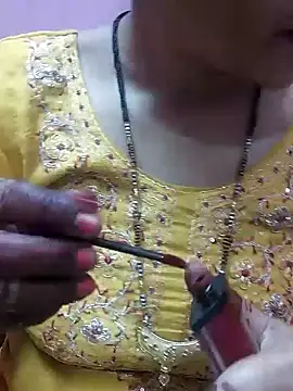 Snapshot of Urmila_bhabhii chatting on February 2025 03:52:02 PM Urmila bhabhii online show from February 2025 03:52:02 PM