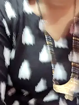 Snapshot of Urmila_bhabhii chatting on February 2025 11:44:02 AM Urmila bhabhii online show from February 2025 11:44:02 AM