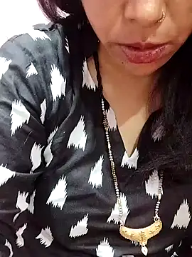 Snapshot of Urmila_bhabhii chatting on February 2025 04:36:01 PM Urmila bhabhii online show from February 2025 04:36:01 PM