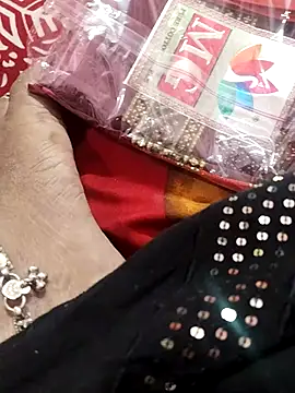 Snapshot of Urmila_bhabhii chatting on February 2025 07:44:01 AM Urmila bhabhii online show from February 2025 07:44:01 AM