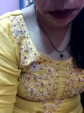 Snapshot of Urmila_bhabhii chatting on March 2025 04:39:02 PM Urmila bhabhii online show from March 2025 04:39:02 PM