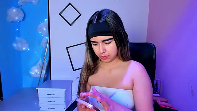 Snapshot of NahomiConnor_ chatting on September 2025 01:12:02 PM NahomiConnor online show from September 2025 01:12:02 PM