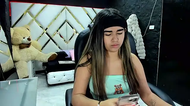 Snapshot of NahomiConnor_ chatting on December 2025 12:44:02 PM NahomiConnor online show from December 2025 12:44:02 PM