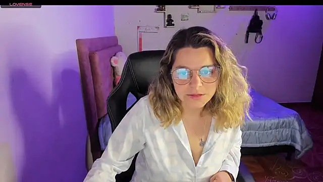 Sabrina Hall  online show from September 2025 02:33:02 AM