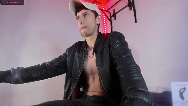 Snapshot of ImVen980 chatting on January 2025 07:39:01 PM ImVen980 online show from January 2025 07:39:01 PM