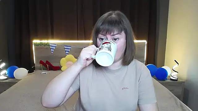 ZannaDreil online show from October 2025 06:05:02 PM