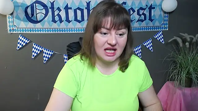 ZannaDreil online show from October 2025 06:06:01 PM