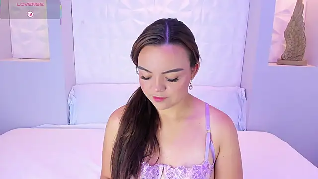 EmilyRouss  online show from November 2025 07:13:02 PM