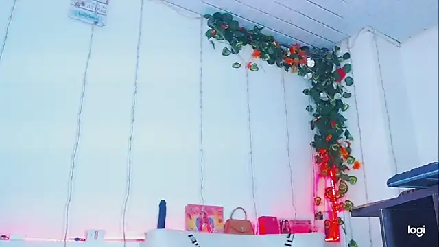 Snapshot of deboraath chatting on February 2026 04:44:01 AM deboraath online show from February 2026 04:44:01 AM