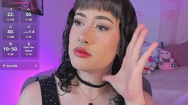 melody suarez online show from November 2025 11:20:02 PM