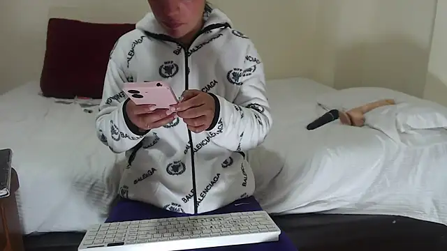 michel ex33 online show from March 2025 12:30:01 AM