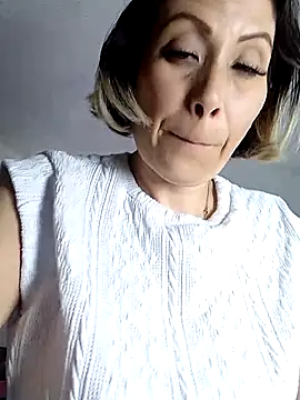 alixia81 online show from October 2025 11:24:02 PM