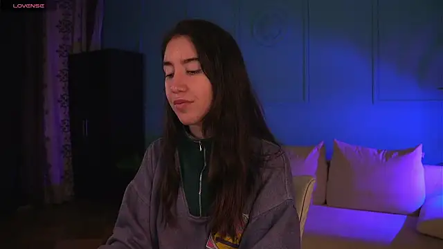 Snapshot of Belle_Via chatting on April 2026 07:21:02 PM Belle Via online show from April 2026 07:21:02 PM