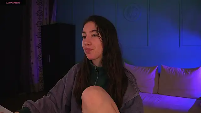 Snapshot of Belle_Via chatting on April 2026 08:20:02 PM Belle Via online show from April 2026 08:20:02 PM